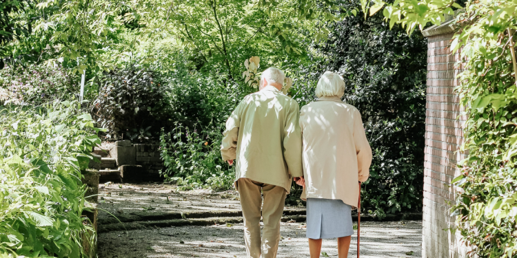 6 Benefits for Seniors to Assist with Retirement