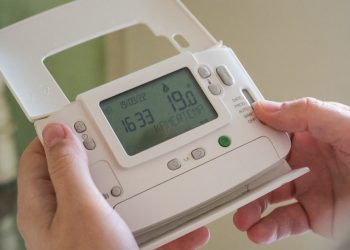 How to Save Money on Energy Bills and Reduce Your Monthly Expenses