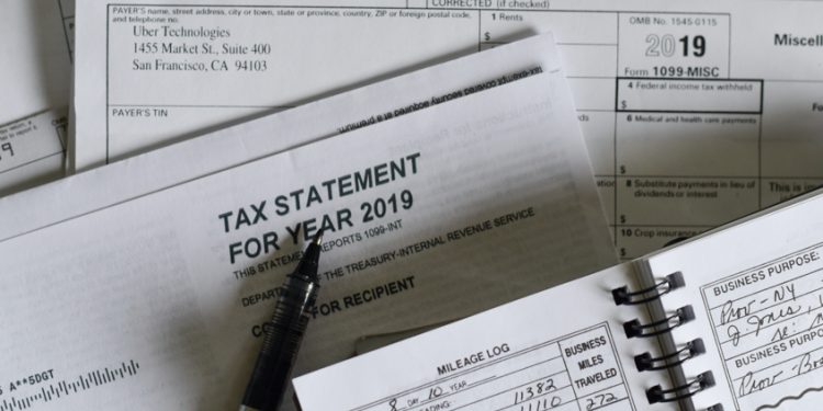 Maximizing Your Tax Refund: 8 Tips to Help You Save Money on Taxes