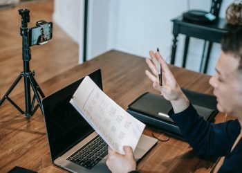 The Complete Guide To Starting A Side Hustle