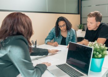 The Complete Guide To Finding The Right Financial Advisor