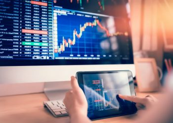 The Benefits of Investing in Sustainable and Socially Responsible Funds