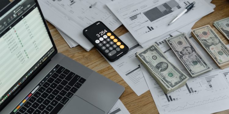 How to Choose the Right Investment Broker