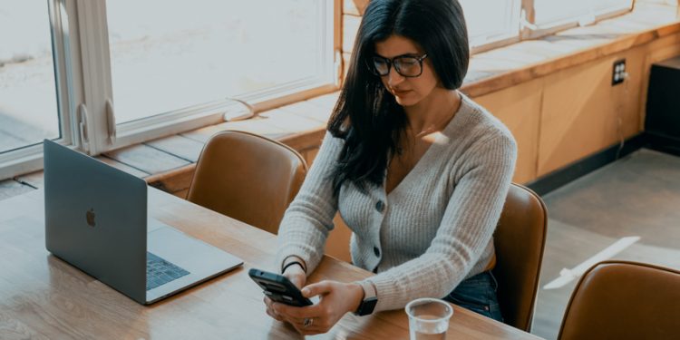 The Pros And Cons Of Credit Cards