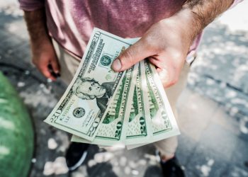 What Are the Advantages of a High-Yield Savings Account?