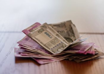 Understanding the Risks and Benefits of Investing in Foreign Currencies