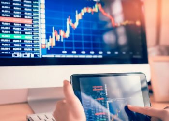 Understanding The Risks And Rewards Of Investing In Renewable Energy